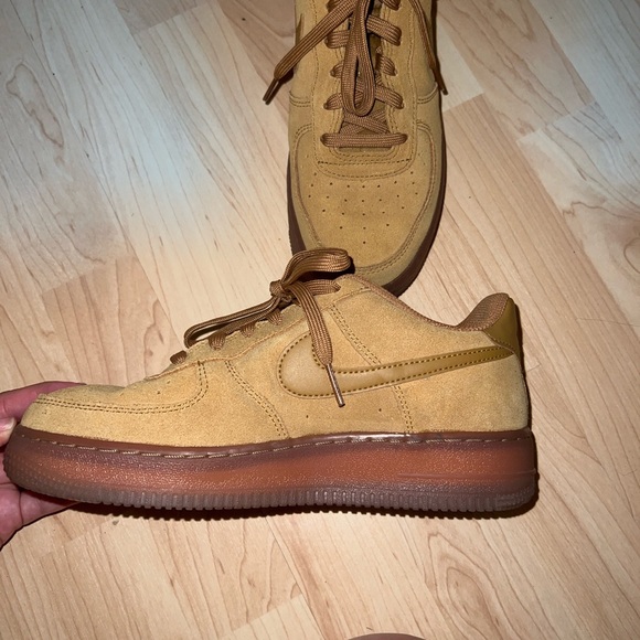 Nike Air Force 1 LV8 3 - Picture 4 of 4